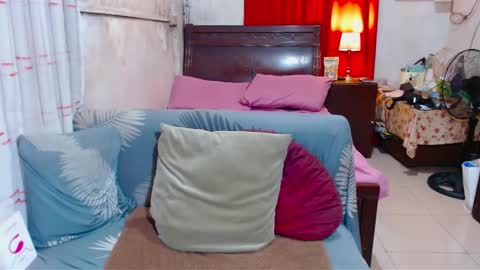 Snapshot of xxmiranda_greyxx chatting on February 2025 12:17:02 AM sexyyanna4u online show from February 2025 12:17:02 AM