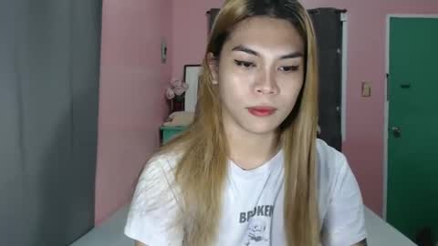 Snapshot of xxstunningmichxx chatting on December 2024 07:54:01 PM xxstunningmichxx online show from December 2024 07:54:01 PM