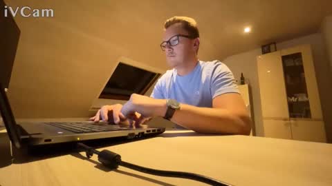 Alex online show from September 2025 06:52:02 PM