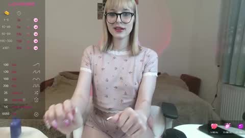Snapshot of xxx_pretty_xxx chatting on December 2024 06:54:02 PM Pretty online show from December 2024 06:54:02 PM