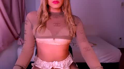 Snapshot of xxxanonymousloverxxx chatting on December 2024 03:28:02 AM Chiara online show from December 2024 03:28:02 AM