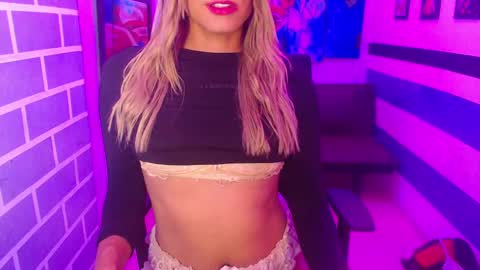 Snapshot of xxxanonymousloverxxx chatting on February 2025 05:15:02 AM Chiara online show from February 2025 05:15:02 AM