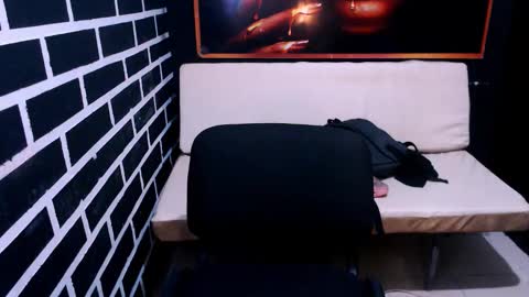 Snapshot of xxxanonymousloverxxx chatting on February 2025 08:53:02 AM Chiara online show from February 2025 08:53:02 AM