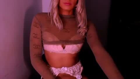 Snapshot of xxxanonymousloverxxx chatting on October 2025 04:30:01 AM Chiara online show from October 2025 04:30:01 AM