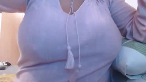 Snapshot of xxxbustybabe27x chatting on February 2025 02:34:02 PM Ayanda online show from February 2025 02:34:02 PM