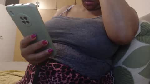 Snapshot of xxxbustybabe27x chatting on February 2025 11:36:02 PM Ayanda online show from February 2025 11:36:02 PM