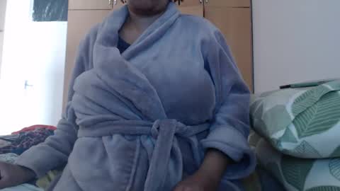 Snapshot of xxxbustybabe27x chatting on February 2025 10:48:02 AM Ayanda online show from February 2025 10:48:02 AM