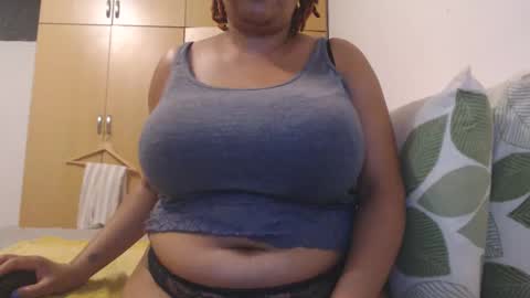 Snapshot of xxxbustybabe27x chatting on February 2025 07:46:01 PM Ayanda online show from February 2025 07:46:01 PM