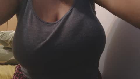 Snapshot of xxxbustybabe27x chatting on February 2025 11:34:02 PM Ayanda online show from February 2025 11:34:02 PM