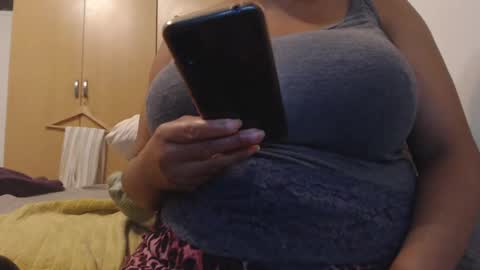Snapshot of xxxbustybabe27x chatting on March 2025 05:27:02 PM Ayanda online show from March 2025 05:27:02 PM