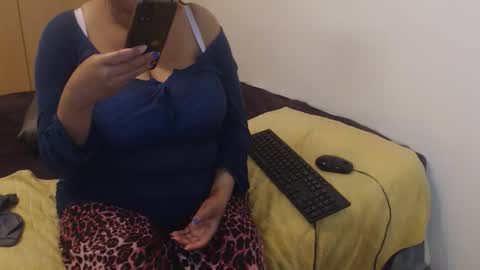 Snapshot of xxxbustybabe27x chatting on September 2025 06:52:01 PM Ayanda online show from September 2025 06:52:01 PM