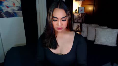 OLIVIA online show from December 2024 03:44:01 PM