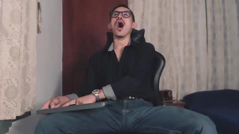 Kev online show from October 2025 08:08:02 PM