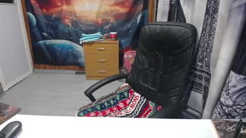 Lana online show from September 2025 06:52:01 PM