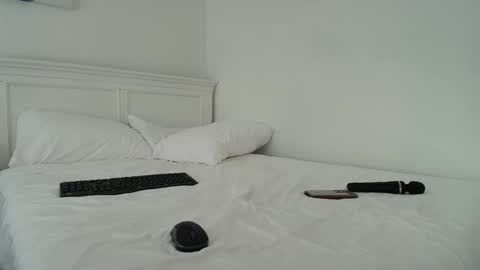 Snapshot of xxxvibesxo chatting on February 2025 09:06:02 PM Lil Luna online show from February 2025 09:06:02 PM