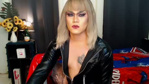 Snapshot of xyournightmarequeenx chatting on December 2024 01:47:02 AM QueenMarina online show from December 2024 01:47:02 AM