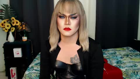 Snapshot of xyournightmarequeenx chatting on January 2025 12:31:01 AM QueenMarina online show from January 2025 12:31:01 AM