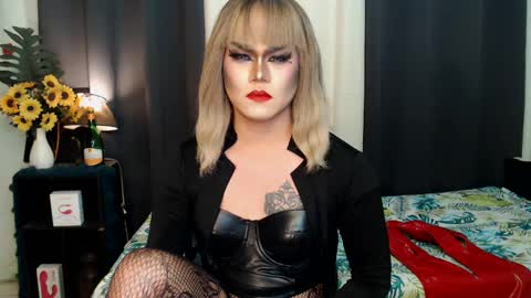 Snapshot of xyournightmarequeenx chatting on January 2025 12:57:02 AM QueenMarina online show from January 2025 12:57:02 AM