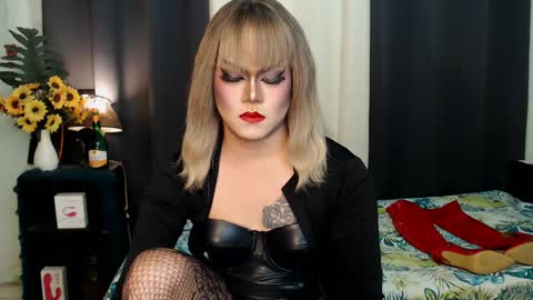Snapshot of xyournightmarequeenx chatting on January 2025 06:35:02 AM QueenMarina online show from January 2025 06:35:02 AM