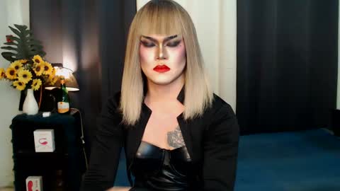 Snapshot of xyournightmarequeenx chatting on February 2025 07:58:02 AM QueenMarina online show from February 2025 07:58:02 AM