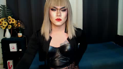 Snapshot of xyournightmarequeenx chatting on February 2025 06:32:02 PM QueenMarina online show from February 2025 06:32:02 PM