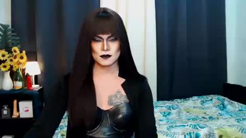 Snapshot of xyournightmarequeenx chatting on September 2025 03:57:01 PM QueenMarina online show from September 2025 03:57:01 PM