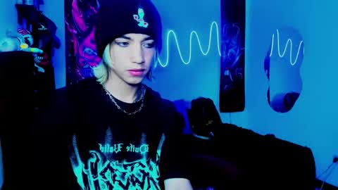 xzerox_ online show from September 2025 02:44:01 AM