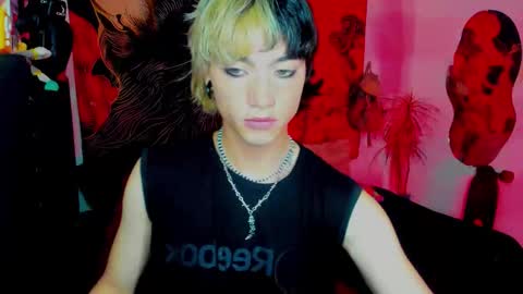 xzerox_ online show from December 2025 08:38:01 PM