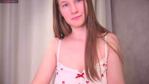 Yana  online show from October 2025 02:15:01 PM