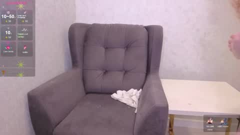 Yana  online show from December 2025 12:27:01 AM