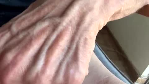 yannisv online show from November 2025 04:29:02 PM