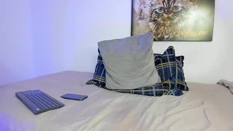 Snapshot of yanpaul83 chatting on October 2025 03:07:02 PM yanpaul83 online show from October 2025 03:07:02 PM