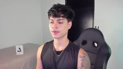 Snapshot of yanpaul83 chatting on October 2025 02:48:02 AM yanpaul83 online show from October 2025 02:48:02 AM