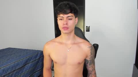 Snapshot of yanpaul83 chatting on November 2025 08:38:02 PM yanpaul83 online show from November 2025 08:38:02 PM