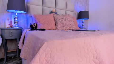 Yara Bliss  online show from January 2026 10:19:02 PM