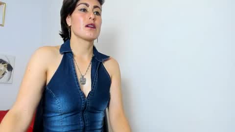 Yasemin online show from October 2025 08:17:02 PM