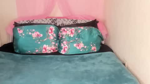 Yasmina online show from March 2025 08:55:01 AM