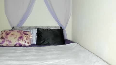 Yasmina online show from September 2025 04:54:01 PM