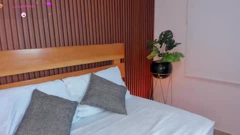 yaya23x online show from September 2025 01:37:01 PM