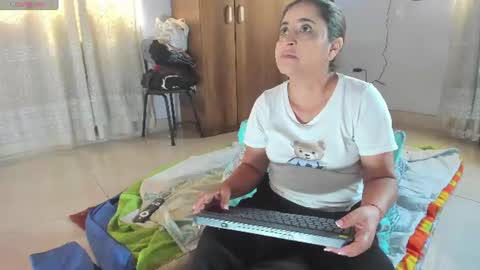 Snapshot of yaya____ chatting on July 2026 04:38:02 PM yaya____ online show from July 2026 04:38:02 PM