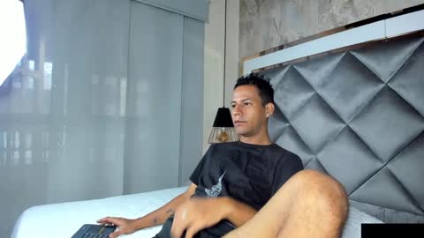 Snapshot of yayi_derek chatting on January 2025 11:56:02 AM yayi derek online show from January 2025 11:56:02 AM