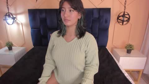 Yazmin online show from December 2024 01:09:02 PM