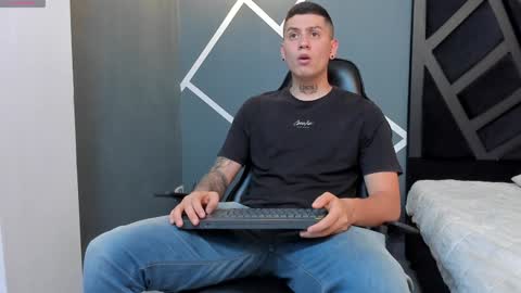 YEIKO ROMERO online show from January 2025 05:19:01 PM