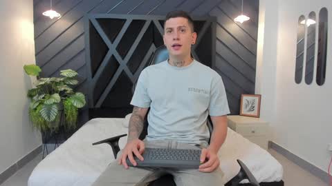 YEIKO ROMERO online show from January 2025 05:17:01 PM