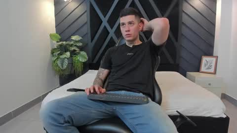 YEIKO ROMERO online show from February 2025 05:26:02 PM