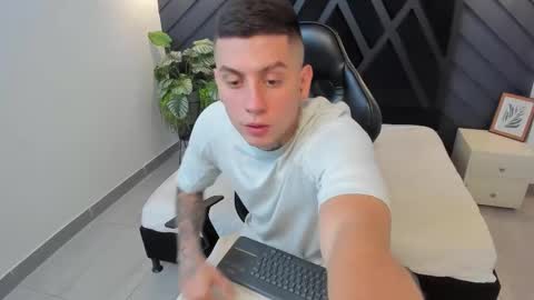 YEIKO ROMERO online show from February 2025 05:36:01 PM