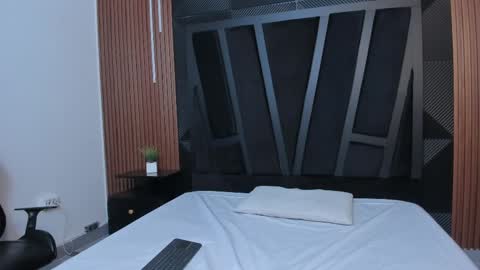 YEIKO ROMERO online show from March 2025 05:18:01 PM