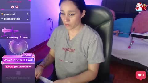 Snapshot of yeliana_sexy chatting on December 2024 08:07:02 AM Valery online show from December 2024 08:07:02 AM