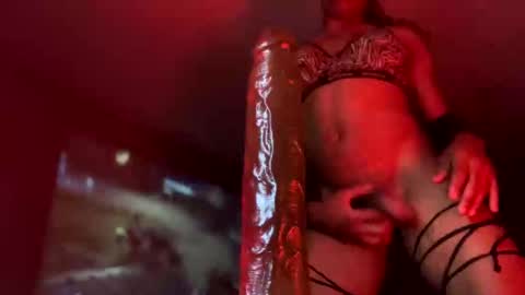 Ella Ts online show from September 2025 01:05:01 PM