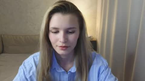 Snapshot of yennaone chatting on May 2026 05:42:02 PM Yenna online show from May 2026 05:42:02 PM